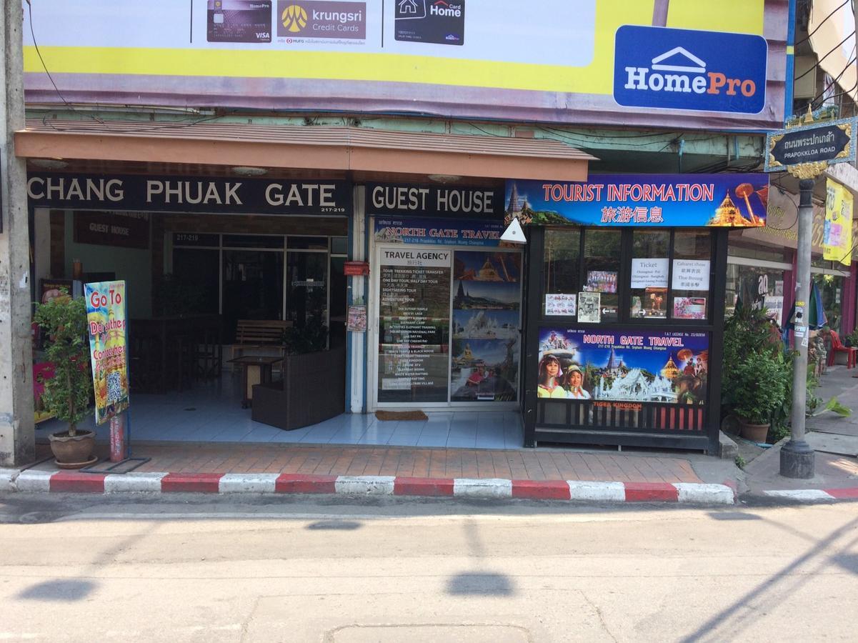Changphuakgate Guesthouse Chiang Mai Bagian luar foto