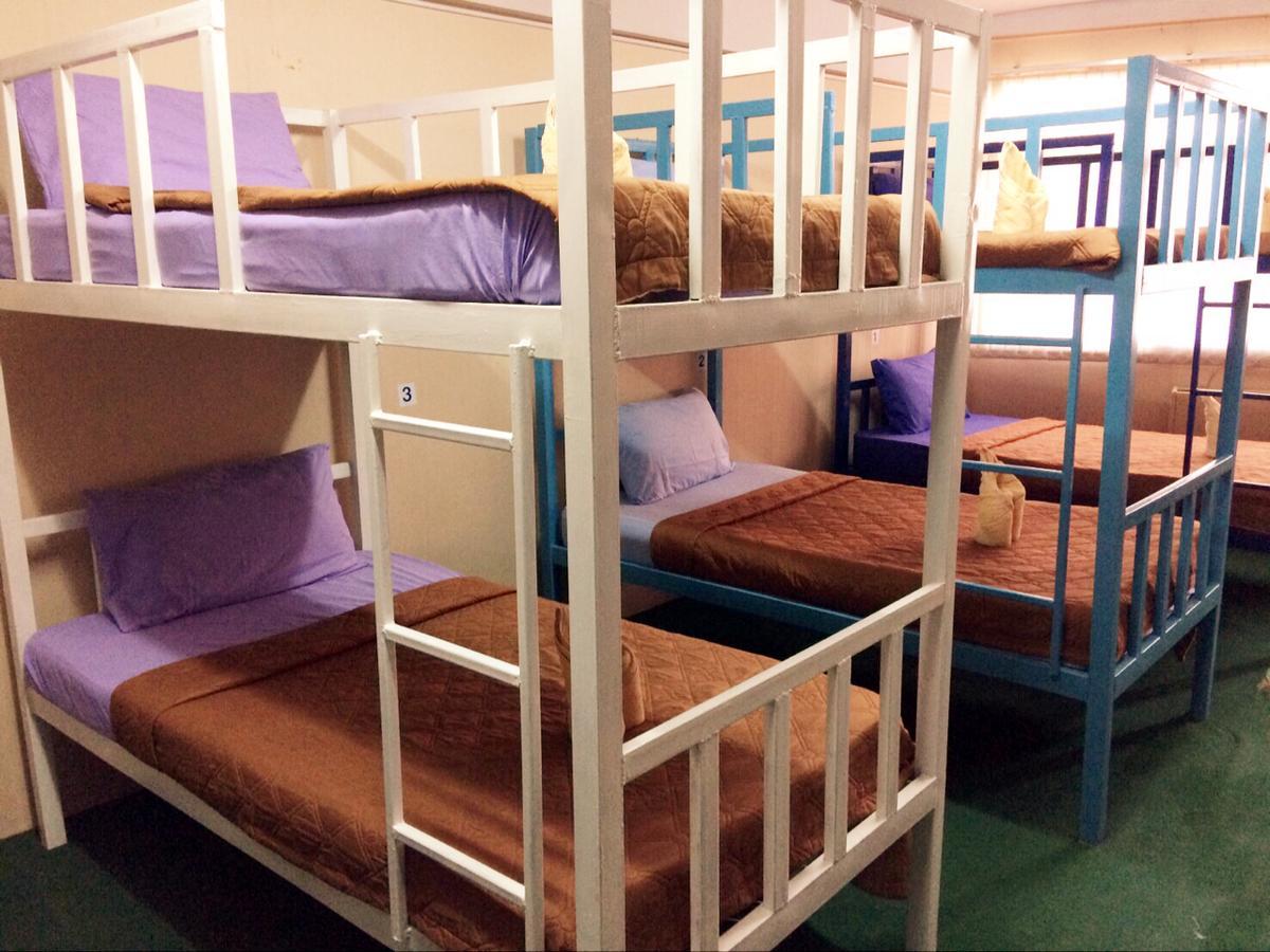 Changphuakgate Guesthouse Chiang Mai Bagian luar foto