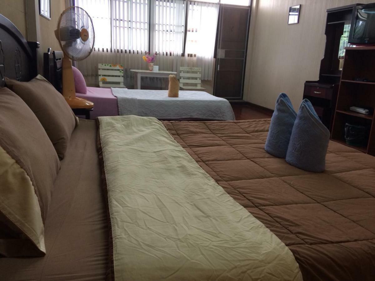 Changphuakgate Guesthouse Chiang Mai Bagian luar foto